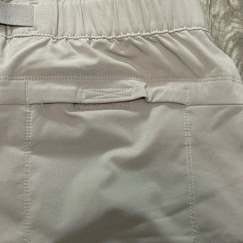 Women’s Eddie Bauer 10 Medium Joggers ClimaTrail Pants Sweats Beige Pockets NWT - Picture 8 of 14